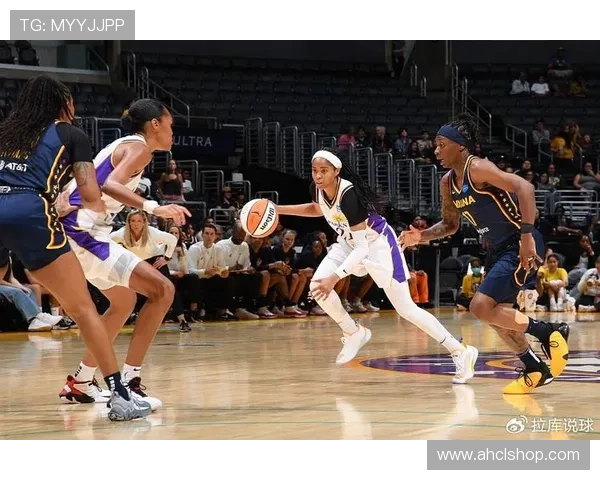 WNBA总决赛:洛杉矶火花与纽约自由人激烈对决谁将登顶巅峰 WNBA总决赛:洛杉矶火花与纽约自由人激烈对决谁将登顶巅峰